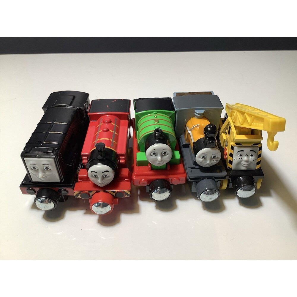 Thomas And Friends Die cast Metal Magnetic Take-n-Play Series Trains Lot Of 5